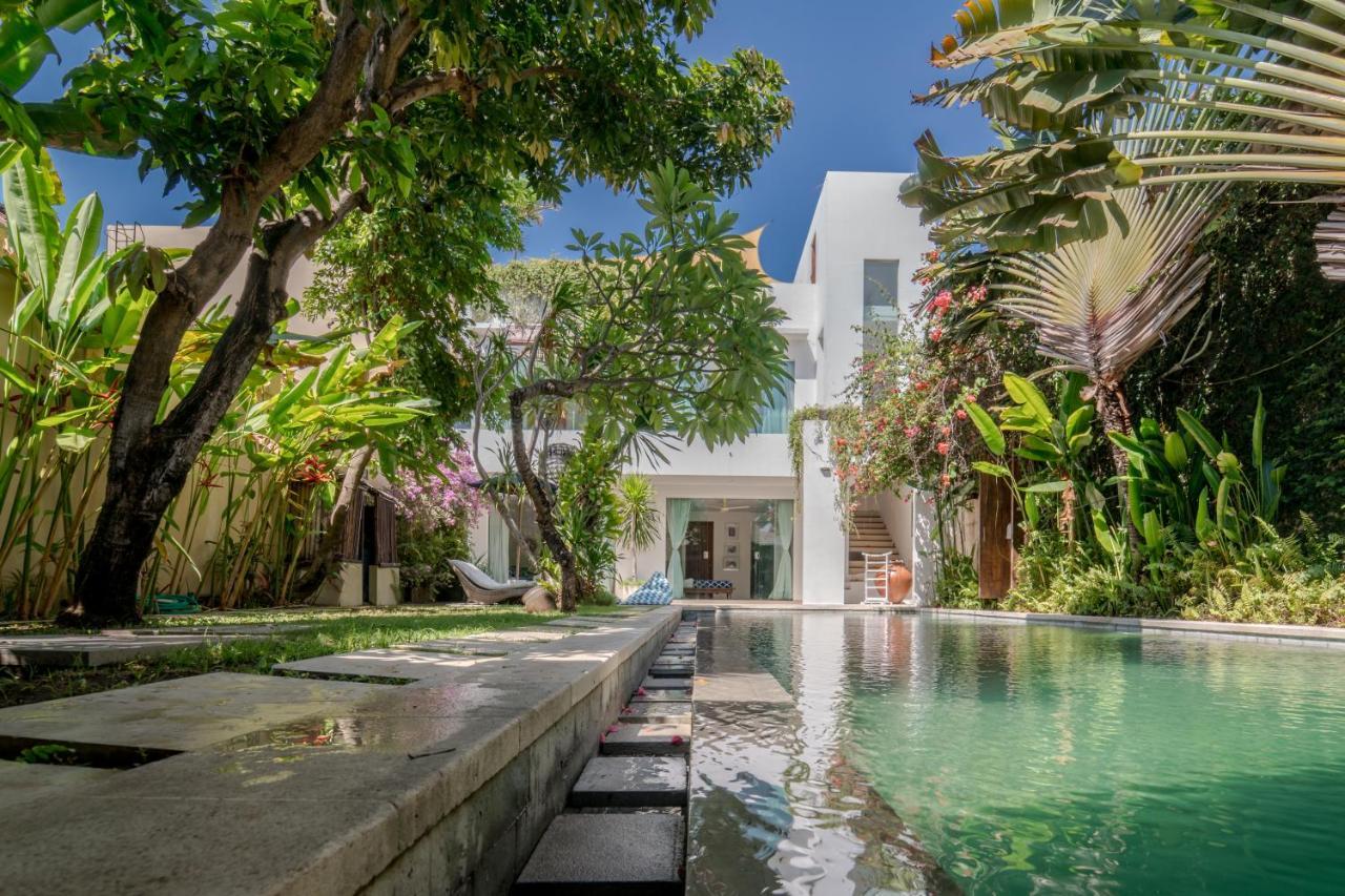 Villa Saffira, Seminyak - Pool, Garden, Rooftop - Walk To Beach And Cafes! Bagian luar foto