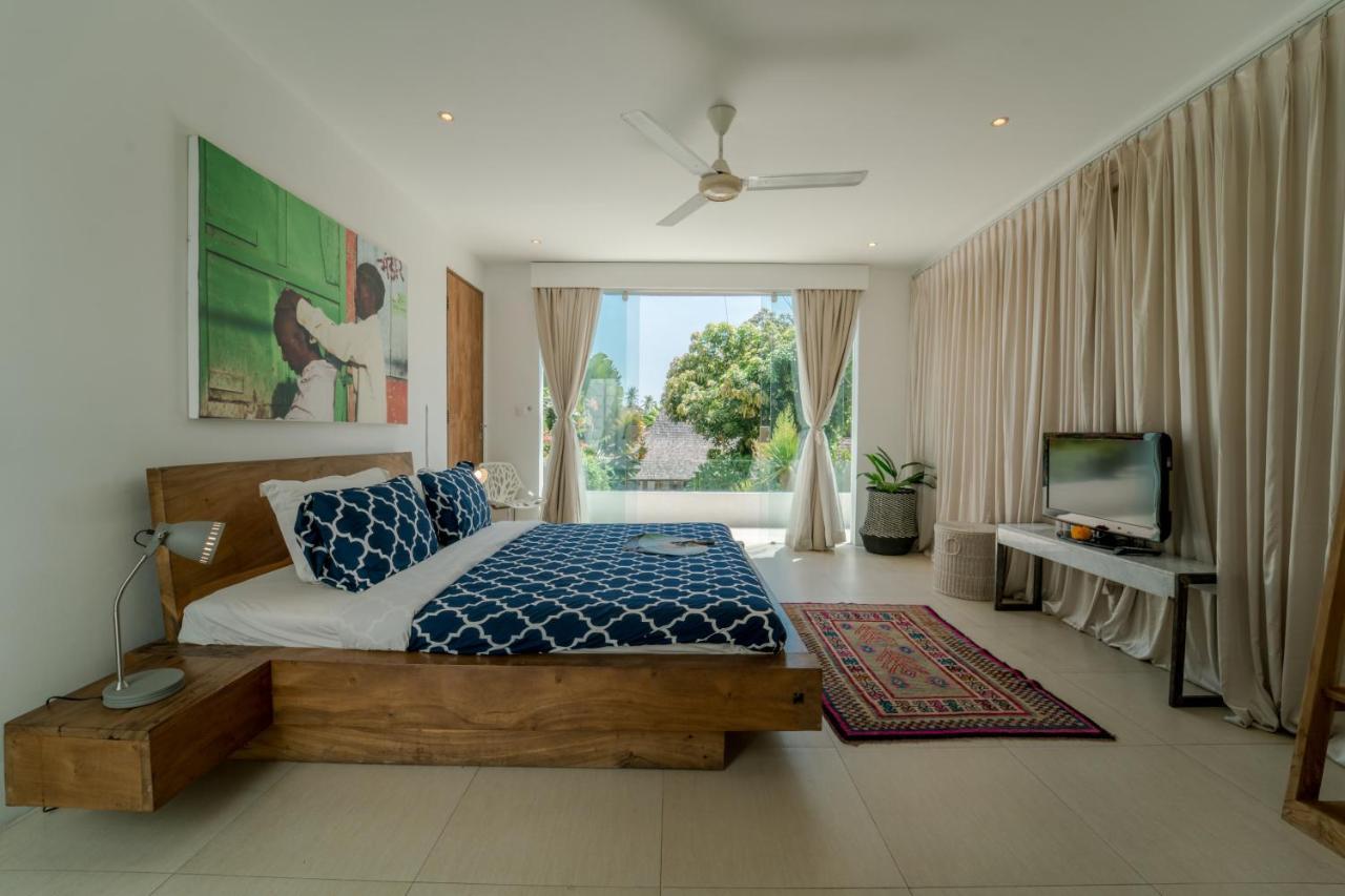 Villa Saffira, Seminyak - Pool, Garden, Rooftop - Walk To Beach And Cafes! Bagian luar foto