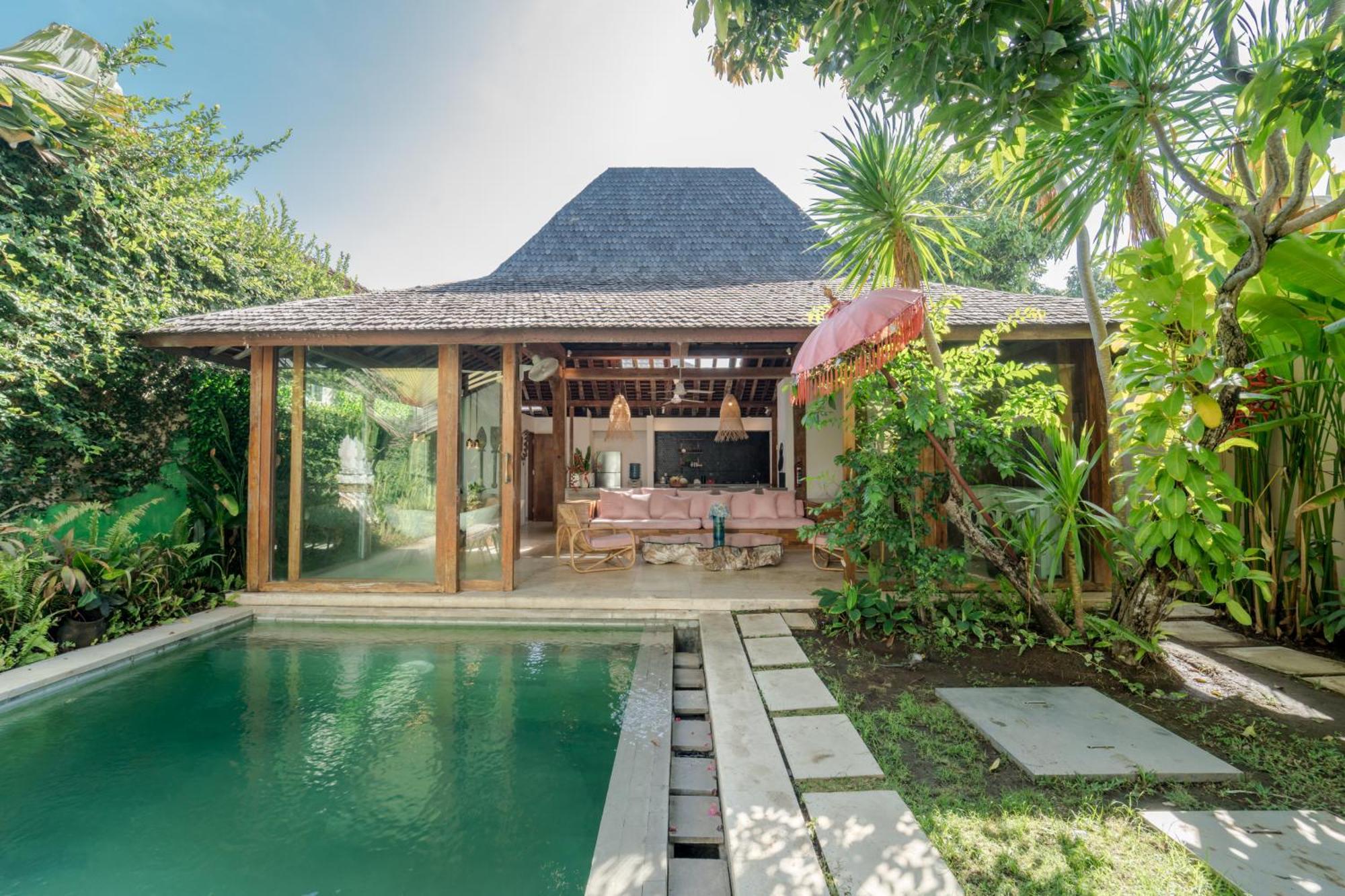 Villa Saffira, Seminyak - Pool, Garden, Rooftop - Walk To Beach And Cafes! Bagian luar foto