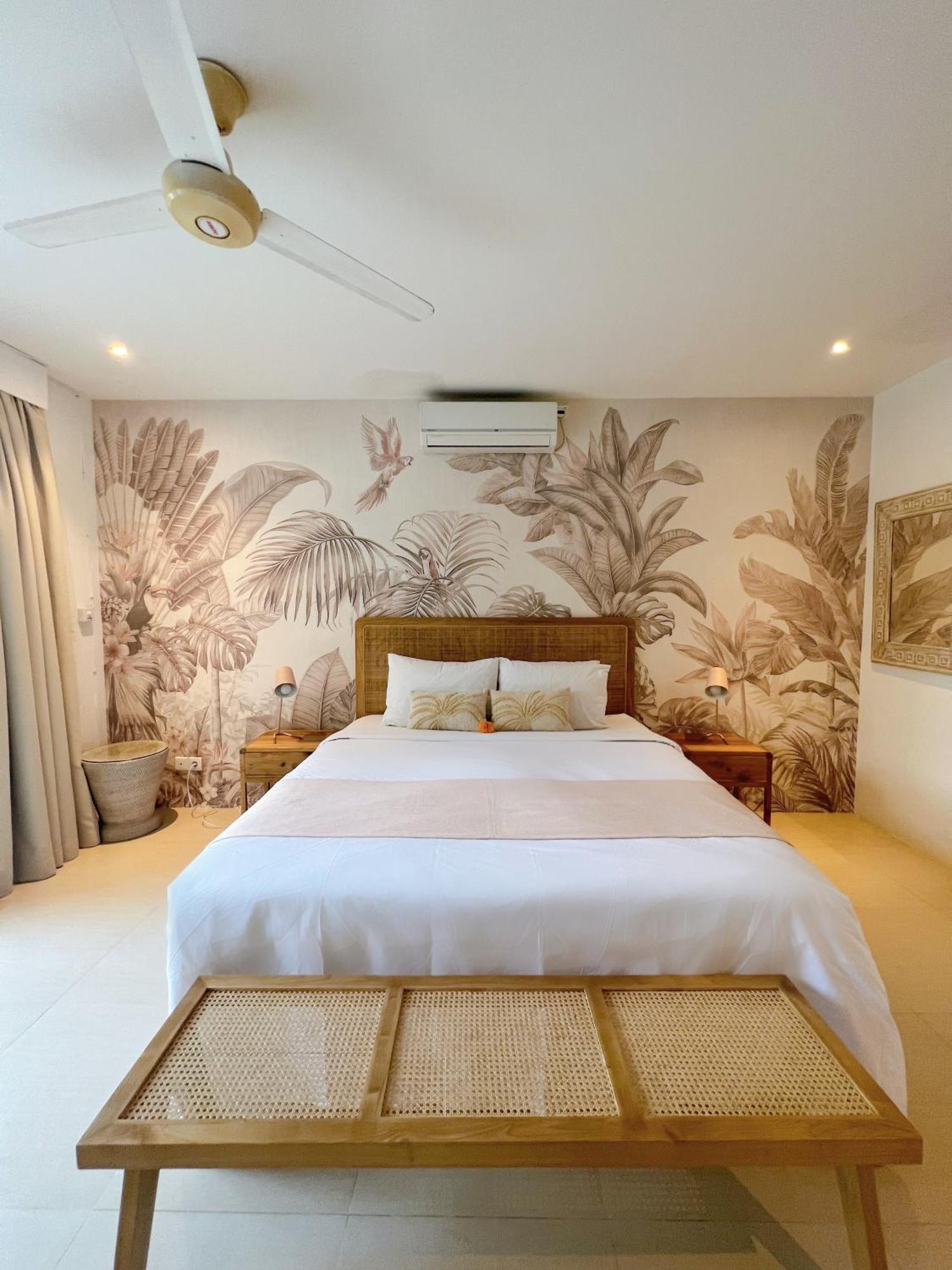 Villa Saffira, Seminyak - Pool, Garden, Rooftop - Walk To Beach And Cafes! Bagian luar foto